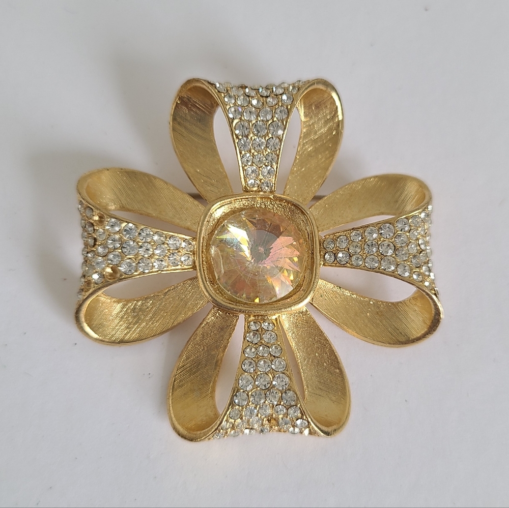 Vintage Gold Tone Chunky Ribbon Bow Aurora Borealis Rhinestone Brooch Pin